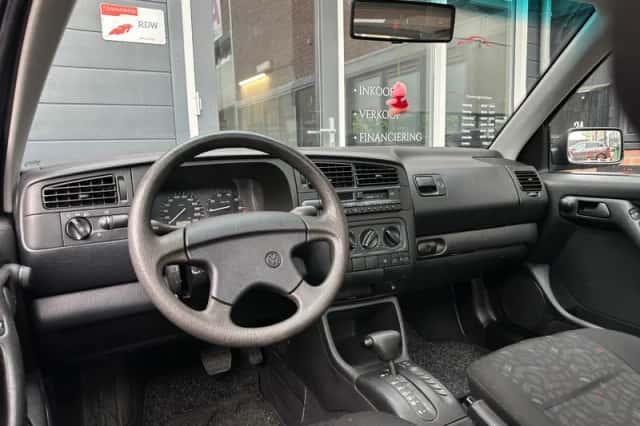 Volkswagen Vento (1996) thumbnail 6