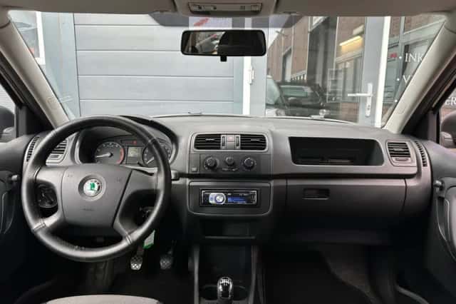 Škoda Fabia (2009) thumbnail 3