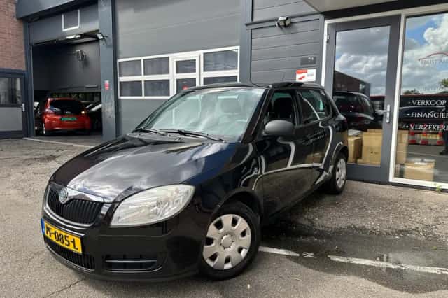 Škoda Fabia (2009) thumbnail 5