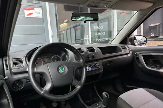 Škoda Fabia (2009) thumbnail 6