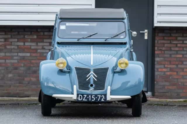 Citroën 2CV (1960) thumbnail 1