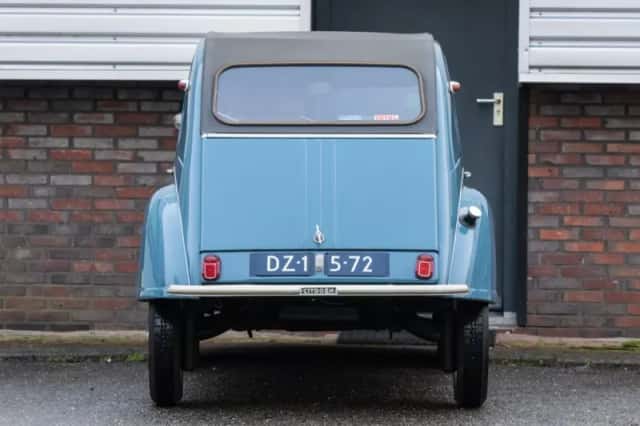 Citroën 2CV (1960) thumbnail 4