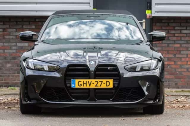 BMW M4 (2024) thumbnail 1