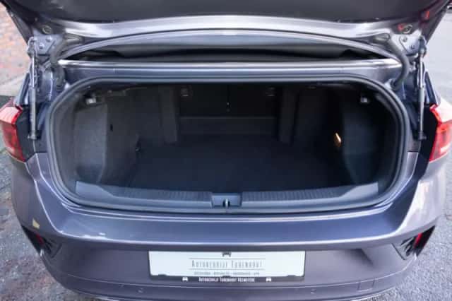 Volkswagen T-Roc (2023) thumbnail 6