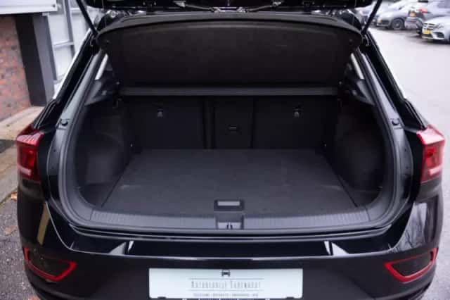 Volkswagen T-Roc (2025) thumbnail 5