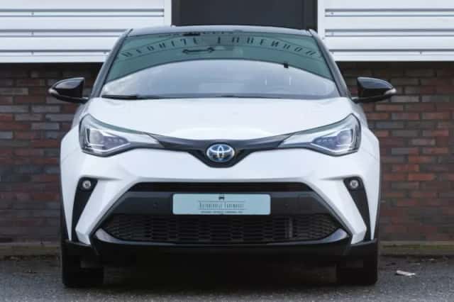 Toyota C-HR (2023) thumbnail 1