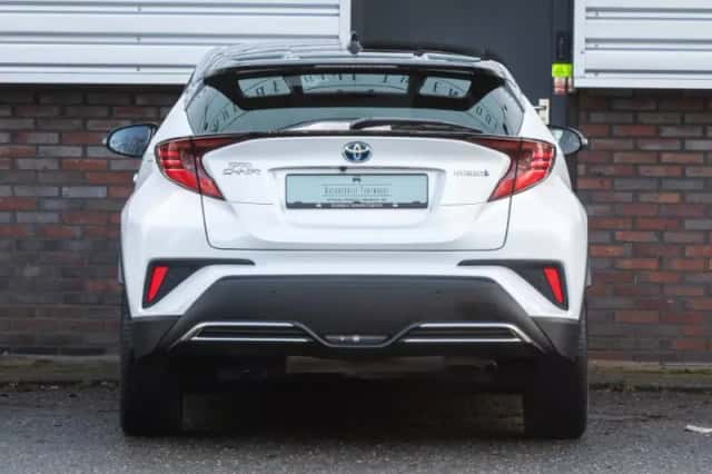 Toyota C-HR (2023) thumbnail 4