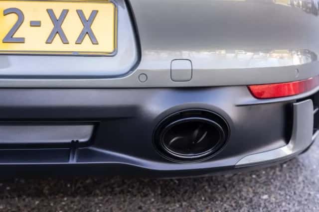 Porsche 911 (2023) thumbnail 6