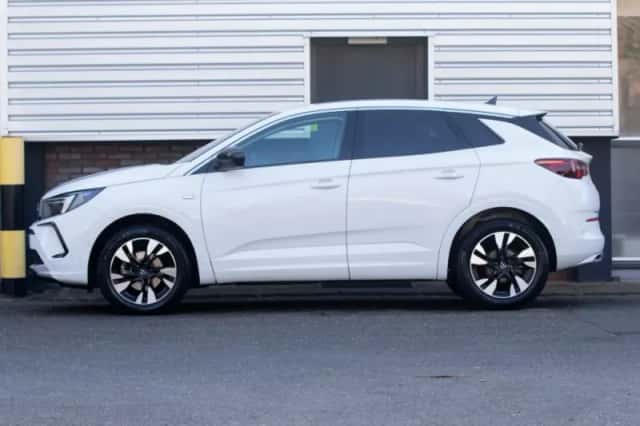Opel Grandland (2023) thumbnail 3