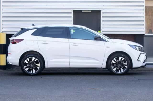 Opel Grandland (2023) thumbnail 6
