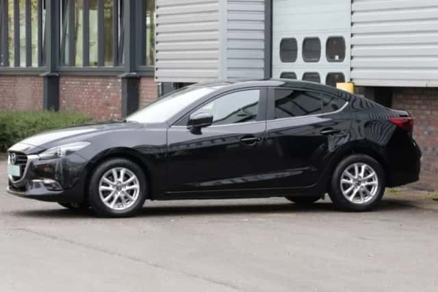 Mazda 3 (2019) thumbnail 2