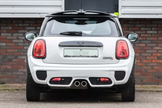 MINI Cooper S (2021) thumbnail 4