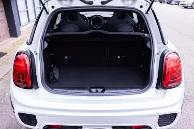 MINI Cooper S (2021) thumbnail 5