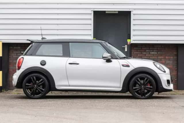 MINI Cooper S (2021) thumbnail 6