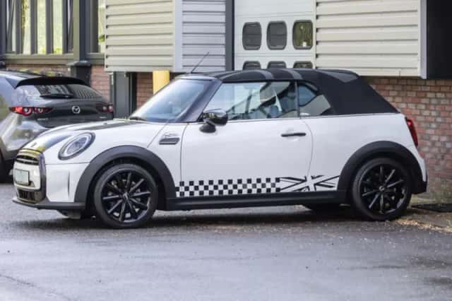 MINI Cabrio (2023) thumbnail 2