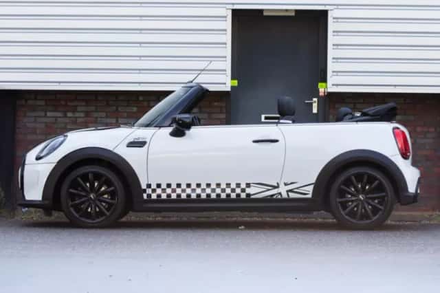 MINI Cabrio (2023) thumbnail 4