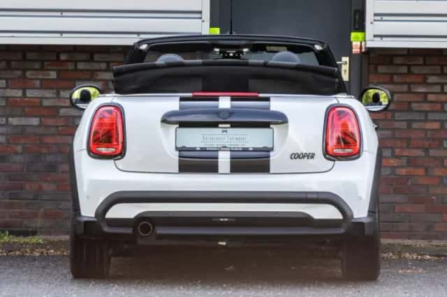 MINI Cabrio (2023) thumbnail 5