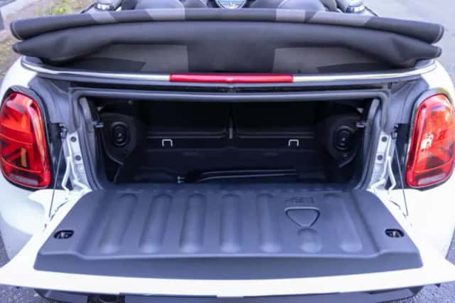 MINI Cabrio (2023) thumbnail 6