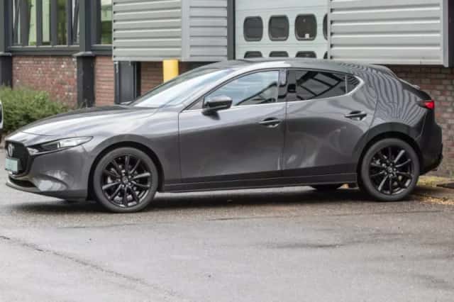 Mazda 3 (2022) thumbnail 2