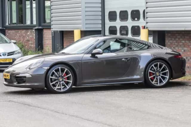 Porsche 911 (2015) thumbnail 2