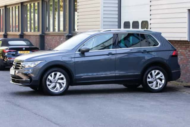 Volkswagen Tiguan (2022) thumbnail 2