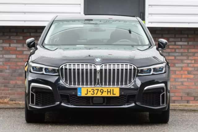 BMW 7-Serie (2020) thumbnail 1