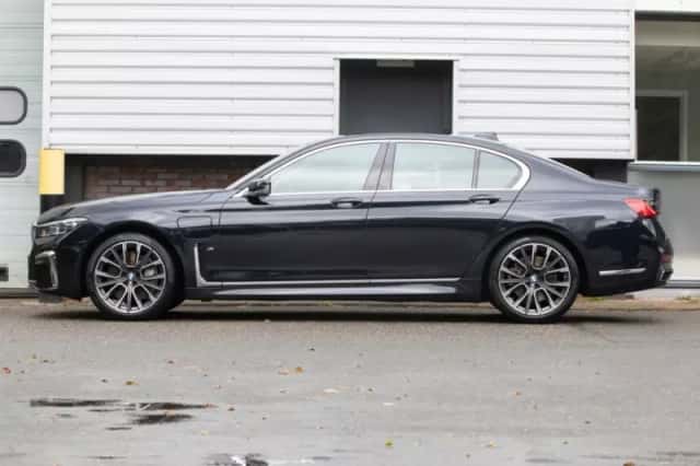 BMW 7-Serie (2020) thumbnail 3