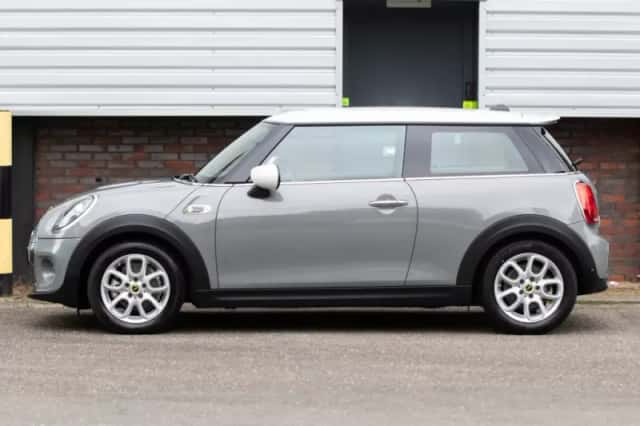 MINI Cooper (2020) thumbnail 3