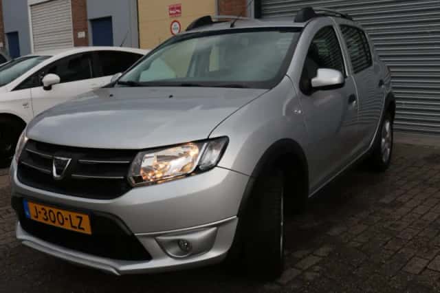 Dacia Sandero (2015) thumbnail 4