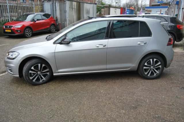 Volkswagen Golf (2019) thumbnail 5