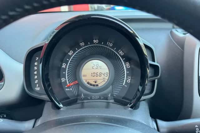 Toyota Aygo (2021) thumbnail 3