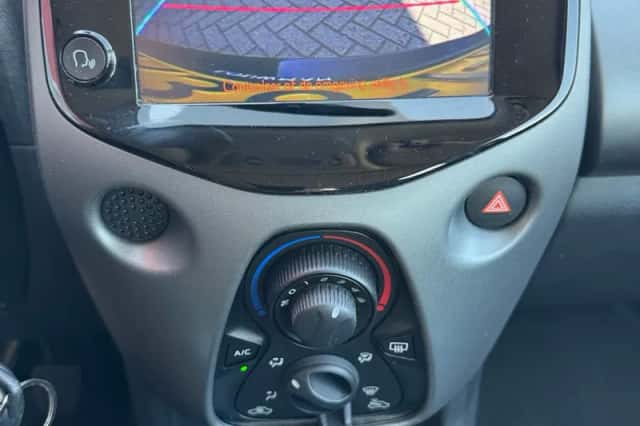 Toyota Aygo (2021) thumbnail 6