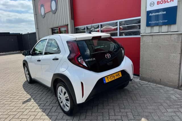 Toyota Aygo X (2023) thumbnail 2