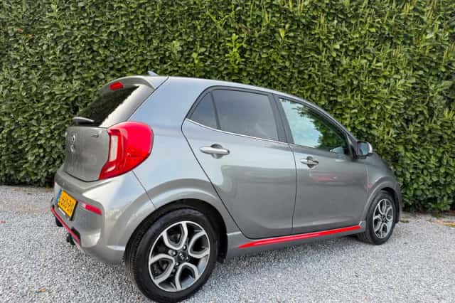 Kia Picanto (2021) thumbnail 2