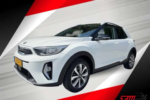 Kia Stonic (2021) thumbnail 1