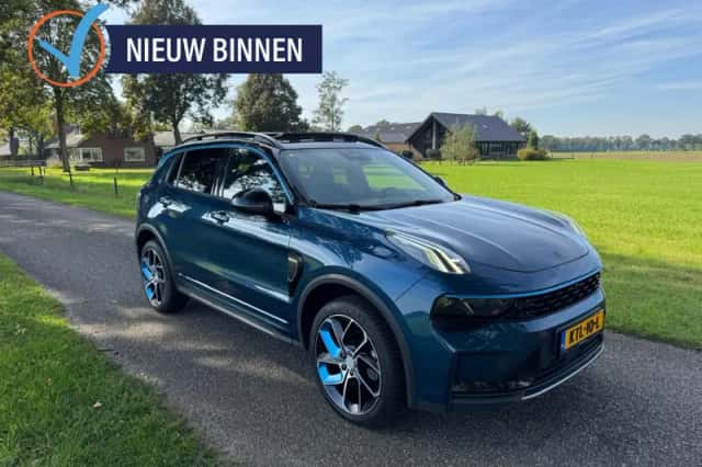 Lynk & Co 01 (2023) thumbnail 1