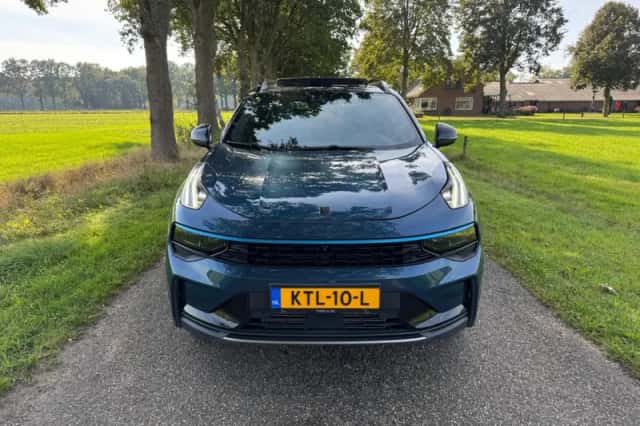 Lynk & Co 01 (2023) thumbnail 3
