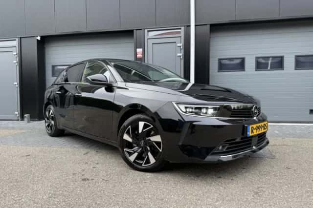 Opel Astra (2022) thumbnail 1