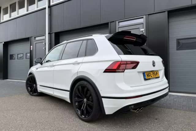 Volkswagen Tiguan (2016) thumbnail 3