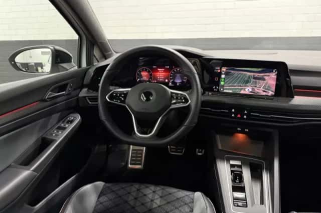 Volkswagen Golf (2022) thumbnail 3