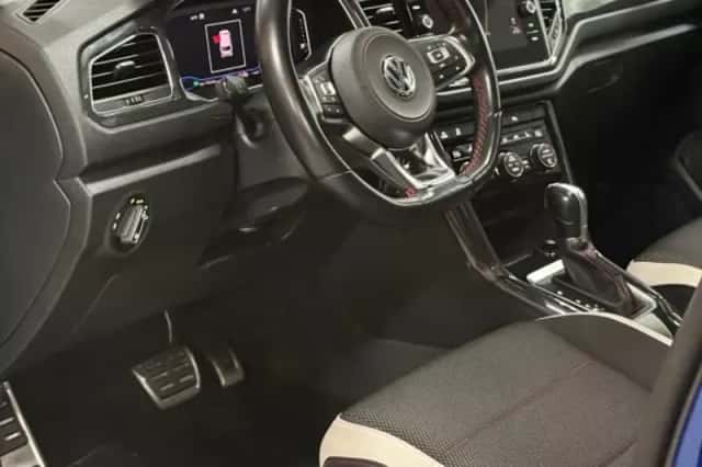 Volkswagen T-Roc (2019) thumbnail 2