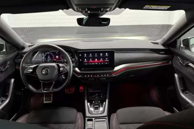 Škoda Octavia (2021) thumbnail 3