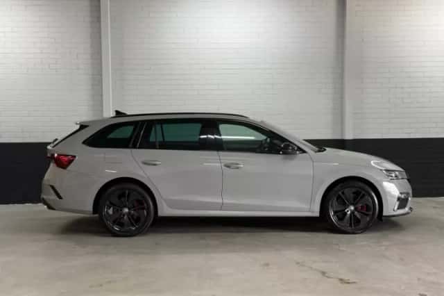 Škoda Octavia (2021) thumbnail 4