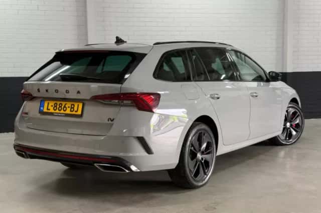 Škoda Octavia (2021) thumbnail 5