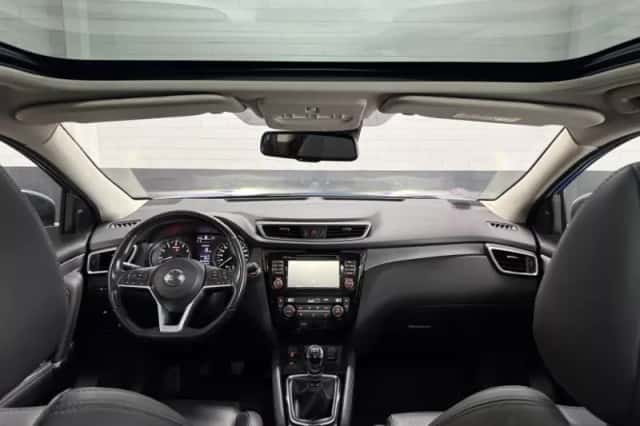 Nissan Qashqai (2018) thumbnail 3