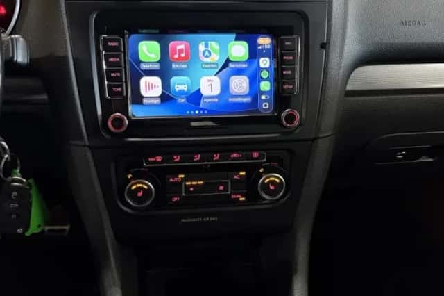 Volkswagen Golf (2011) thumbnail 3