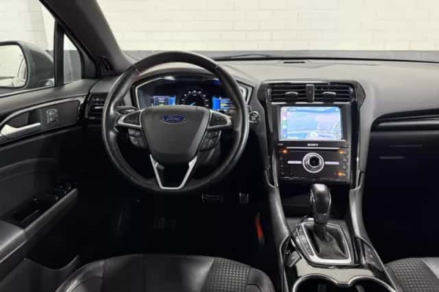 Ford Mondeo (2020) thumbnail 3