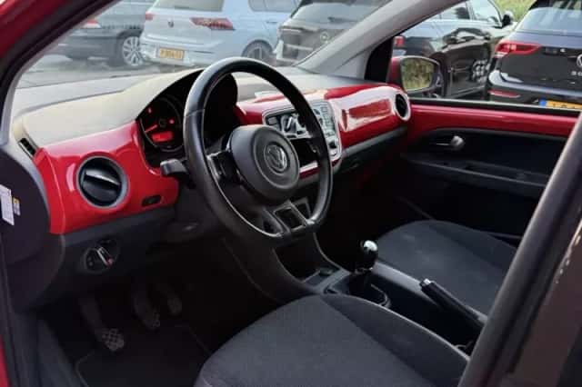 Volkswagen Up! (2013) thumbnail 2