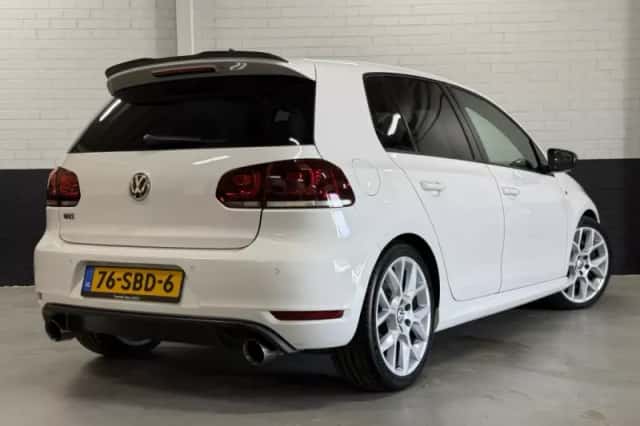Volkswagen Golf (2011) thumbnail 5