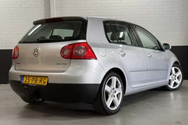 Volkswagen Golf (2004) thumbnail 5